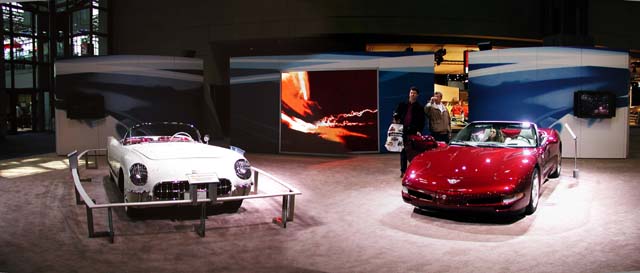 NYAutoShow-GM-125-126a